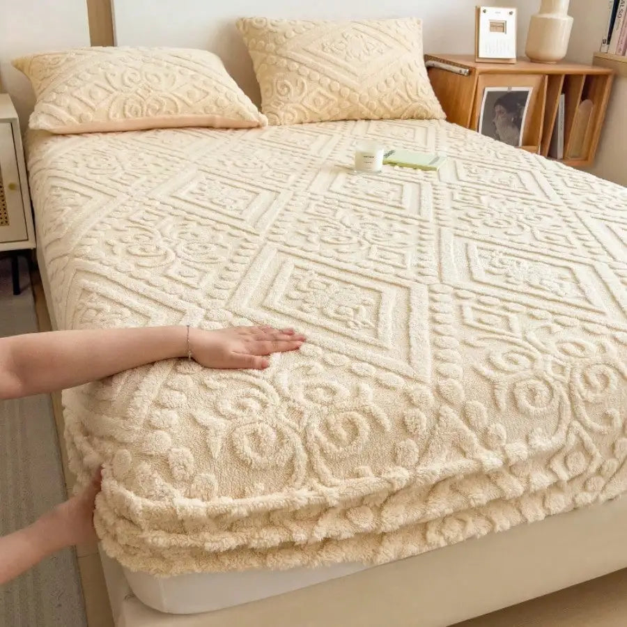 Elegant Floral Pattern Velvet Fitted Sheet For Bedroom