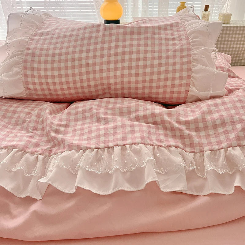 Comfortable Tatting Bedding Set With Duvet Cover And Sheets