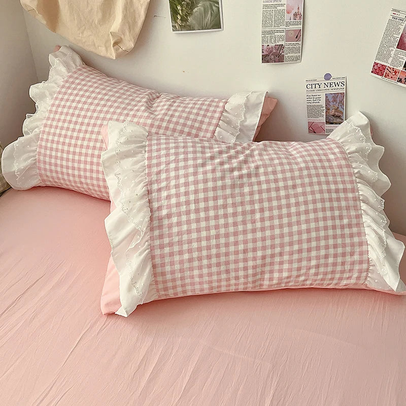 Comfortable Tatting Bedding Set With Duvet Cover And Sheets