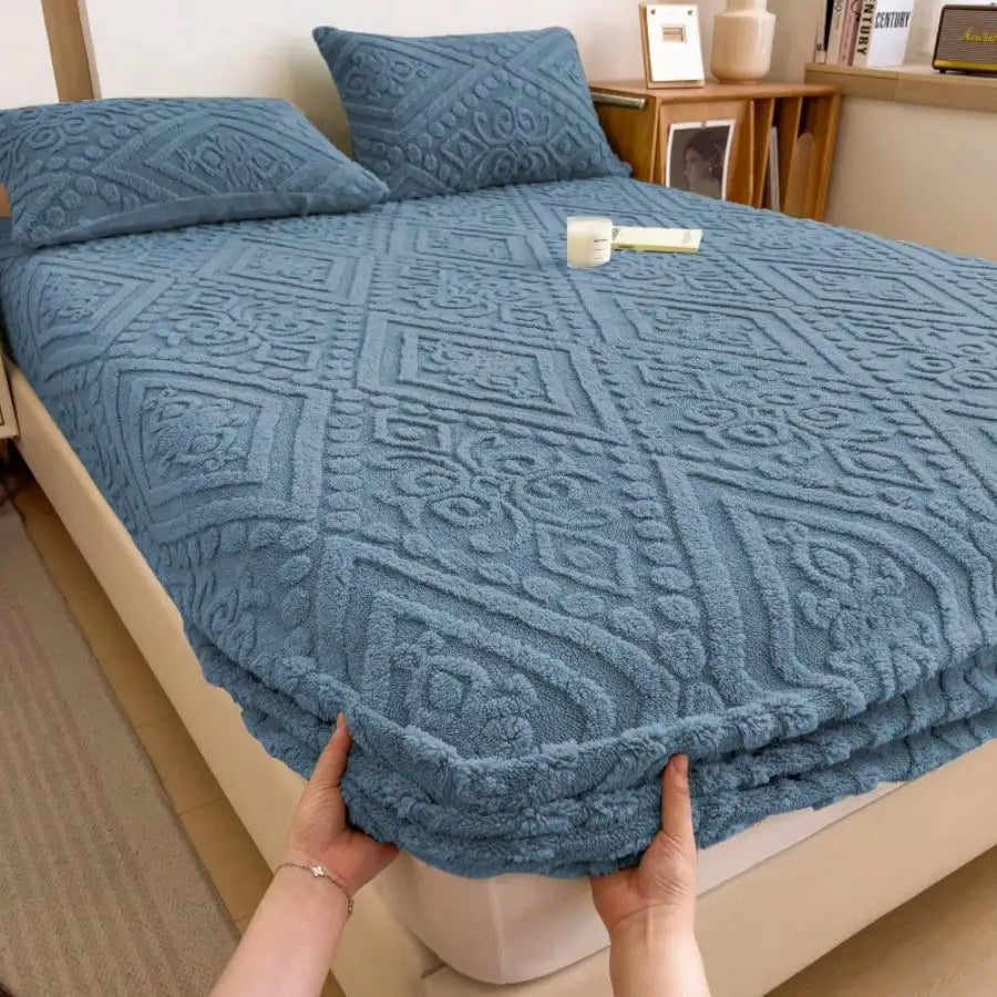 Elegant Floral Pattern Velvet Fitted Sheet For Bedroom