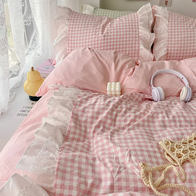 Comfortable Tatting Bedding Set With Duvet Cover And Sheets