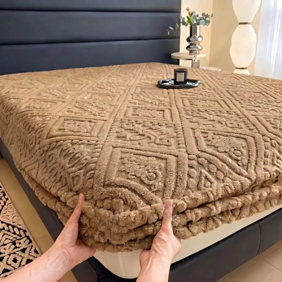 Elegant Floral Pattern Velvet Fitted Sheet For Bedroom