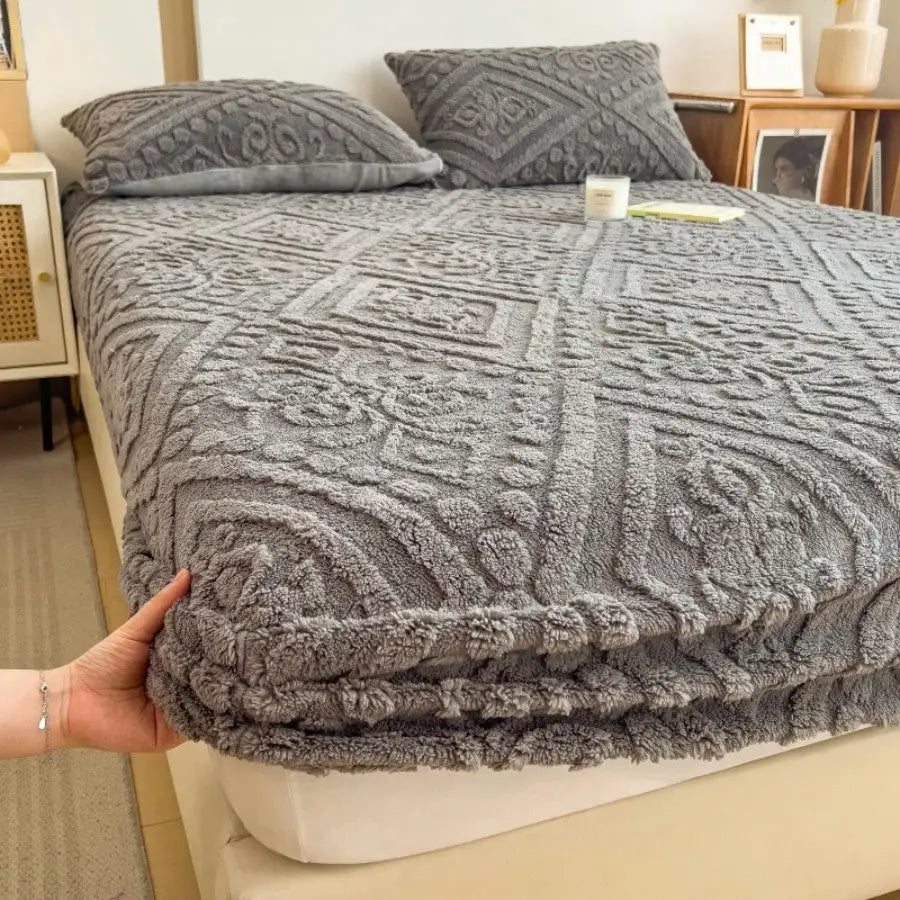 Elegant Floral Pattern Velvet Fitted Sheet For Bedroom